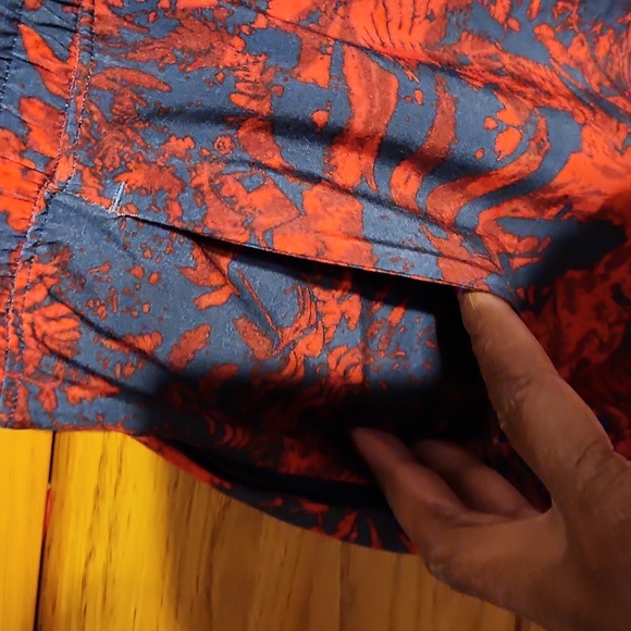 Rare Lululemon red jungle palm print pace breaker shorts - Picture 3 of 6